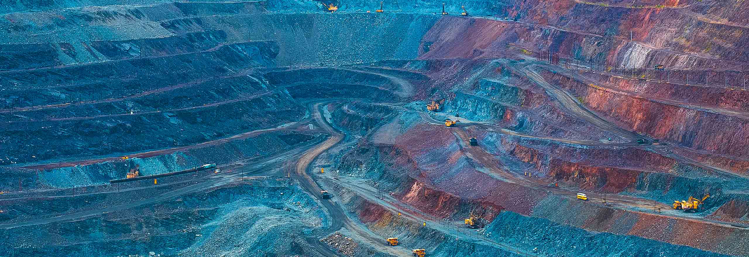 large quarry mining of iron ore