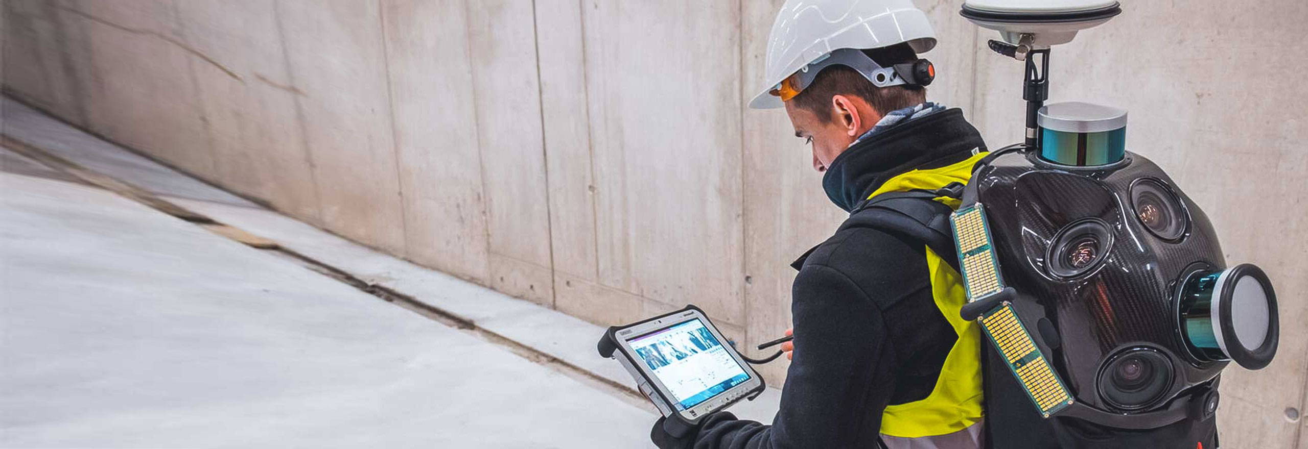 Construction worker using Hexagon’s Leica Pegasus Backpack